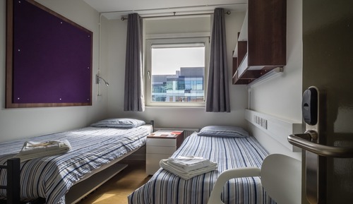 Standard Twin Room, 2 Twin Beds, Shared Bathroom
