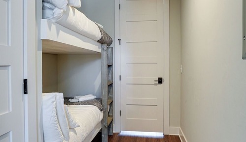 House (1 Bedroom)