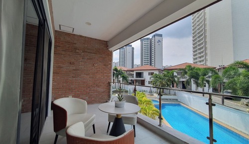 Standard Villa, Balcony