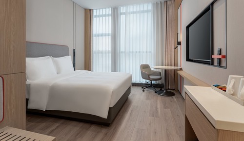Standard Room, 1 King Bed