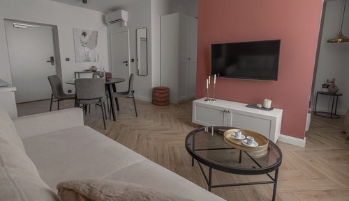 Studio Suite, City View