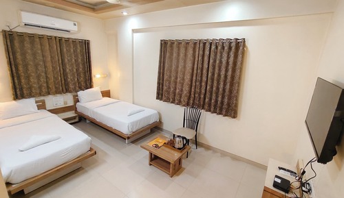 Deluxe Twin Room, City View