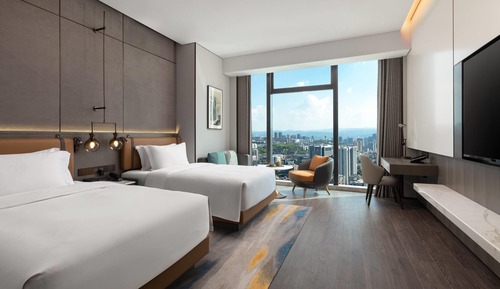 Room, 2 Twin Beds, City View