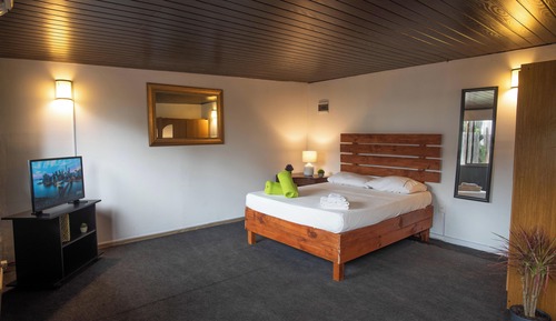 Deluxe Cabin, Patio, Courtyard View