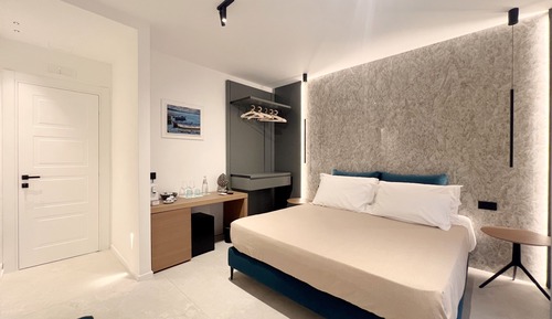 Deluxe Suite, Balcony