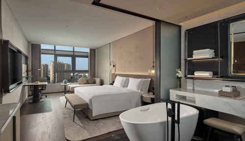 Premium Room, 1 King Bed