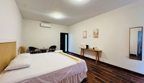 Suite, Sea View