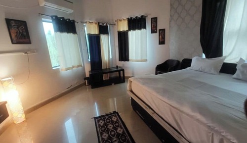 Super Deluxe Room