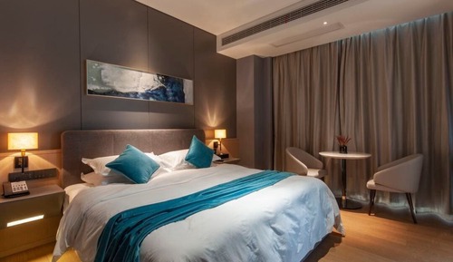 Four Seasons King Room
