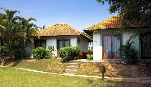 Standard Chalet, Lake View