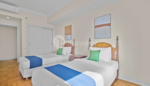 Classic Apartment, 3 Bedrooms, City View