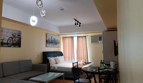 Studio Suite, City View