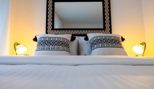 Senior Suite, 1 Queen Bed