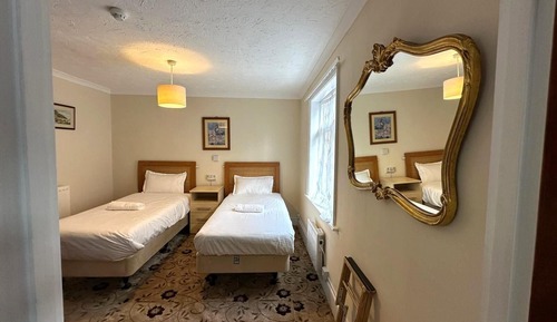 Standard Twin Room