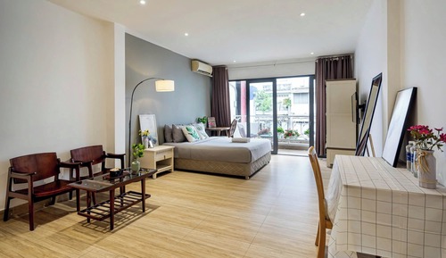 Premier Studio, 1 Queen Bed, Balcony