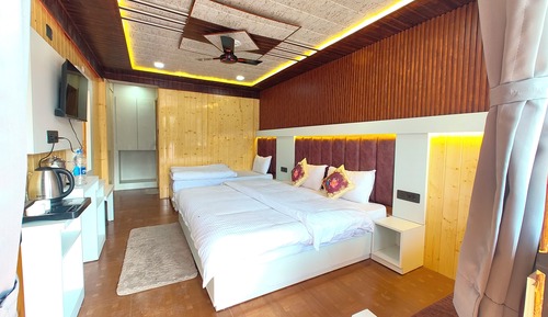 Deluxe Double Room, Multiple Beds, Lake View