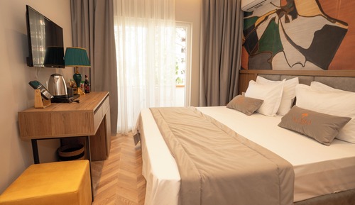Triple Room, City View