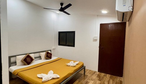Grand Room, Pool View