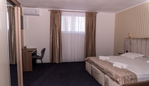Basic Triple Room, Multiple Beds