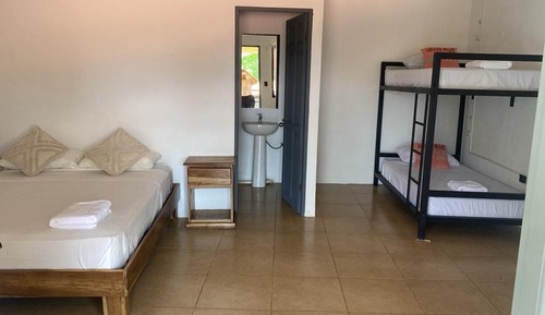 Comfort Room, Garden View