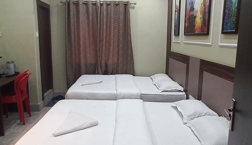 Deluxe Quadruple Room, City View