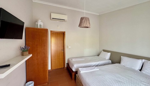 Economy Triple Room, Patio, Mountain View