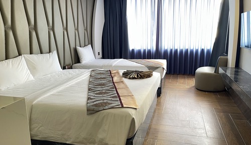 Family Triple Room, City View