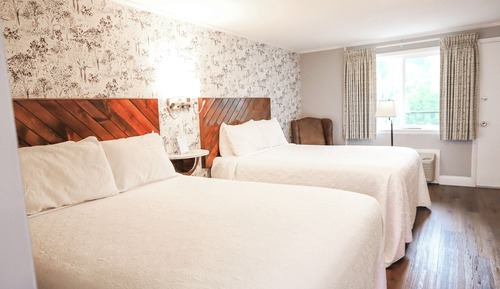 Deluxe Double Room, 2 Queen Beds, Mountain View