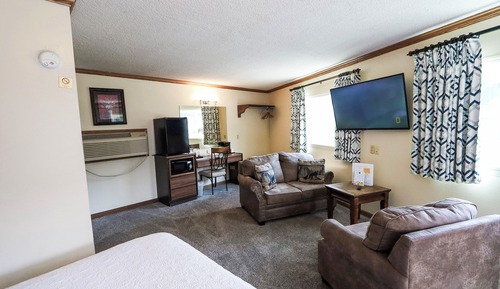 Family Double Room, 2 Queen Beds, Mountain View