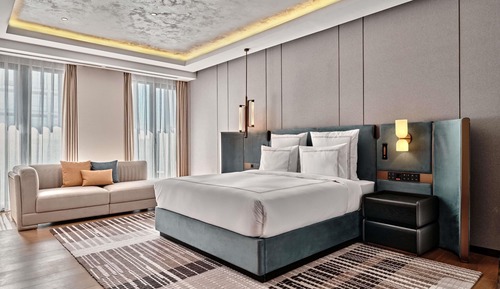 Swiss, Executive Suite