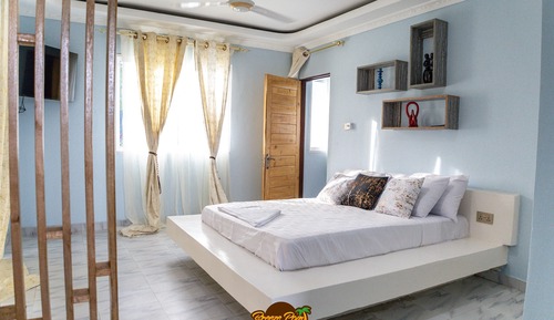 Deluxe Studio Suite