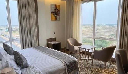 Deluxe Suite, Balcony