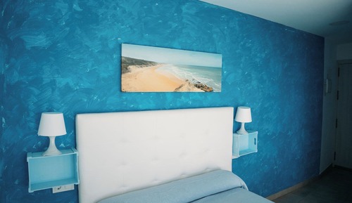 Double room 8 with sea view from the bed