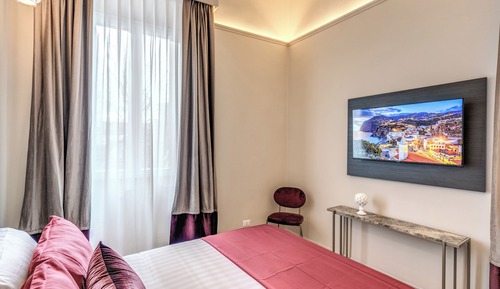 Classic Apartment, City View