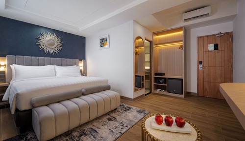 Premier Room