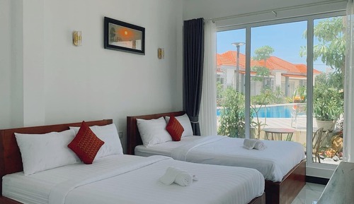 Superior Twin Room, Pool View