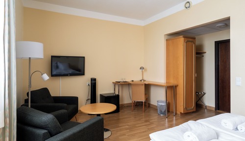 Standard Room, 1 Queen Bed