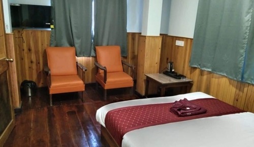 Deluxe Double or Twin Room