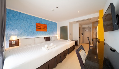 Deluxe Triple Room, City View