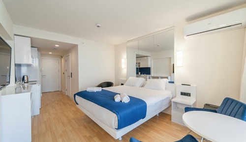 Deluxe Studio, Balcony