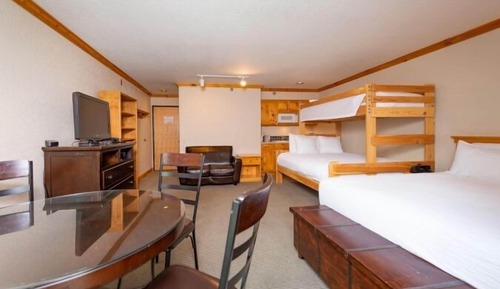 Room, Multiple Beds (Selkirk)