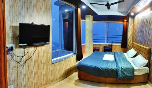 Suite, Valley View