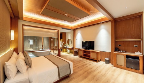 Suite Room with Jungle View