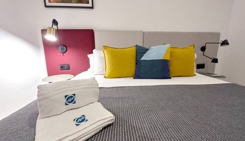 Deluxe Apartment, City View