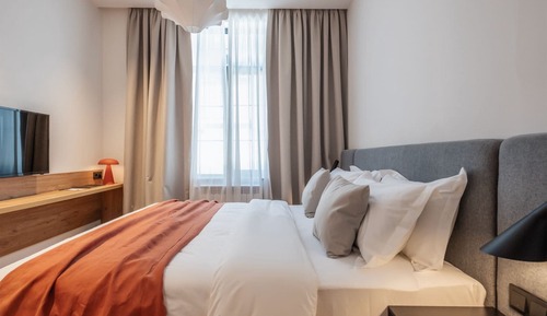 Standard Apartment, 1 King Bed, Courtyard View