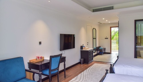 Premier Room, 2 Double Beds, Private Bathroom, Garden View