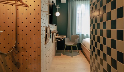 Deluxe Studio, Corner (Hobo)
