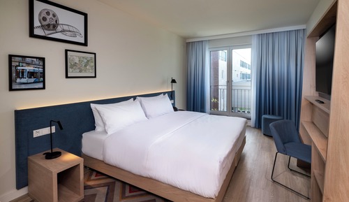 Family Room, 1 King Bed, Connecting Rooms