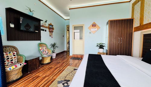 Deluxe Studio