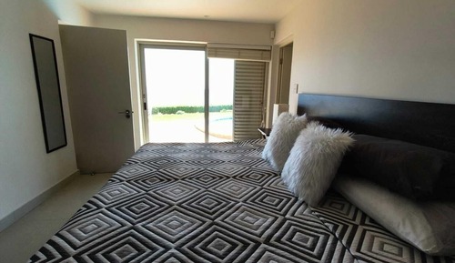Classic Apartment, Ocean View
